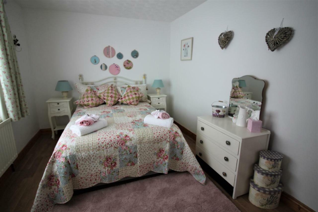 Maggies Cottage Бушмілс Екстер'єр фото