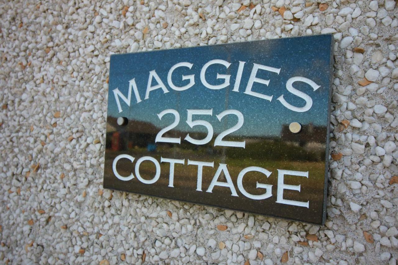 Maggies Cottage Бушмілс Екстер'єр фото